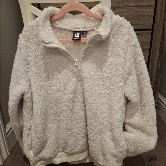 Ideology Kids Fuzzy White Jacket - Picture 1 of 2